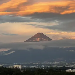 Apartment Amazing Aircrafts Views In Front Of Airport, Guatemala City